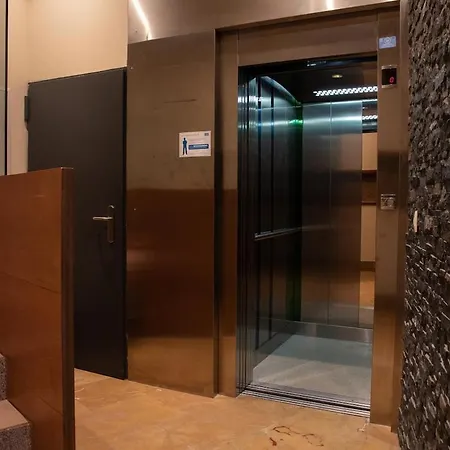 Céntrico Junto A Estación- Ccvialia Parking Gratis A